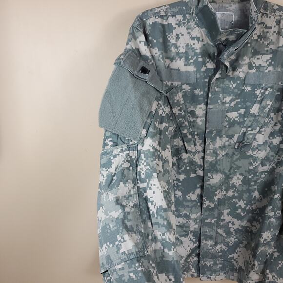 Army Combat Uniform Coat in Digital Camo Size S - Picture 3 of 11